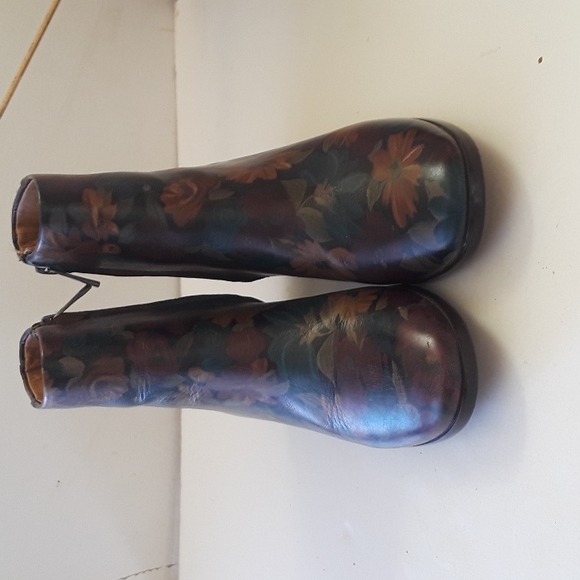 Women's Patricia Nash Floral Print Rain Boots Size 5 1/2 - Picture 2 of 10